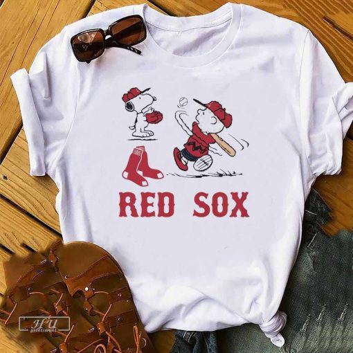 Peanuts Snoopy And Charlie Brown Playing Baseball Boston Red Sox T-Shirt