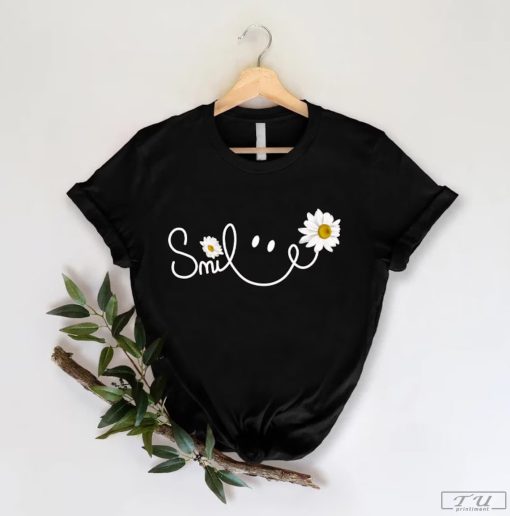 Daisy Smile Face Shirt, Floral Gift for Women, Mom Trendy Flower Shirt