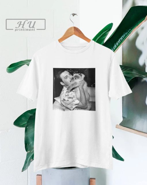 Freddie Mercury and his cat photo t-shirt, Freddie Mercury photo top, Freddie Mercury fans gift, Queen fans t-shirt, Freddie Mercury shirt