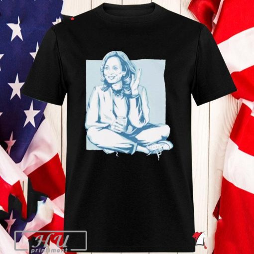 Illustration Kamala Harris Smiling Wear Pearls Harris For Madam President T-shirt