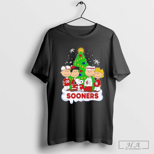 Snoopy and Friends Oklahoma Sooners Merry Christmas Tree Shirt