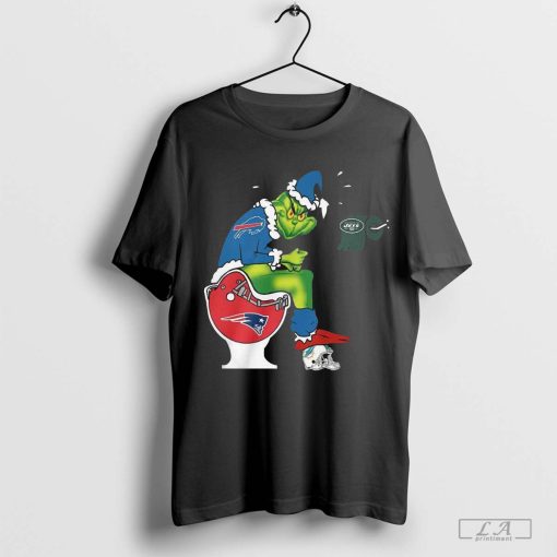 Sweet The Grinch Buffalo Bills Shit On Toilet New England Patriots Christmas T-Shirt