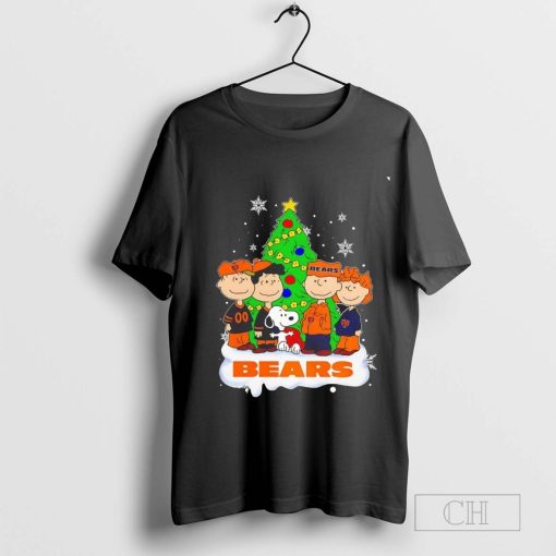 Peanuts characters Chicago Bears Christmas tree T-shirt