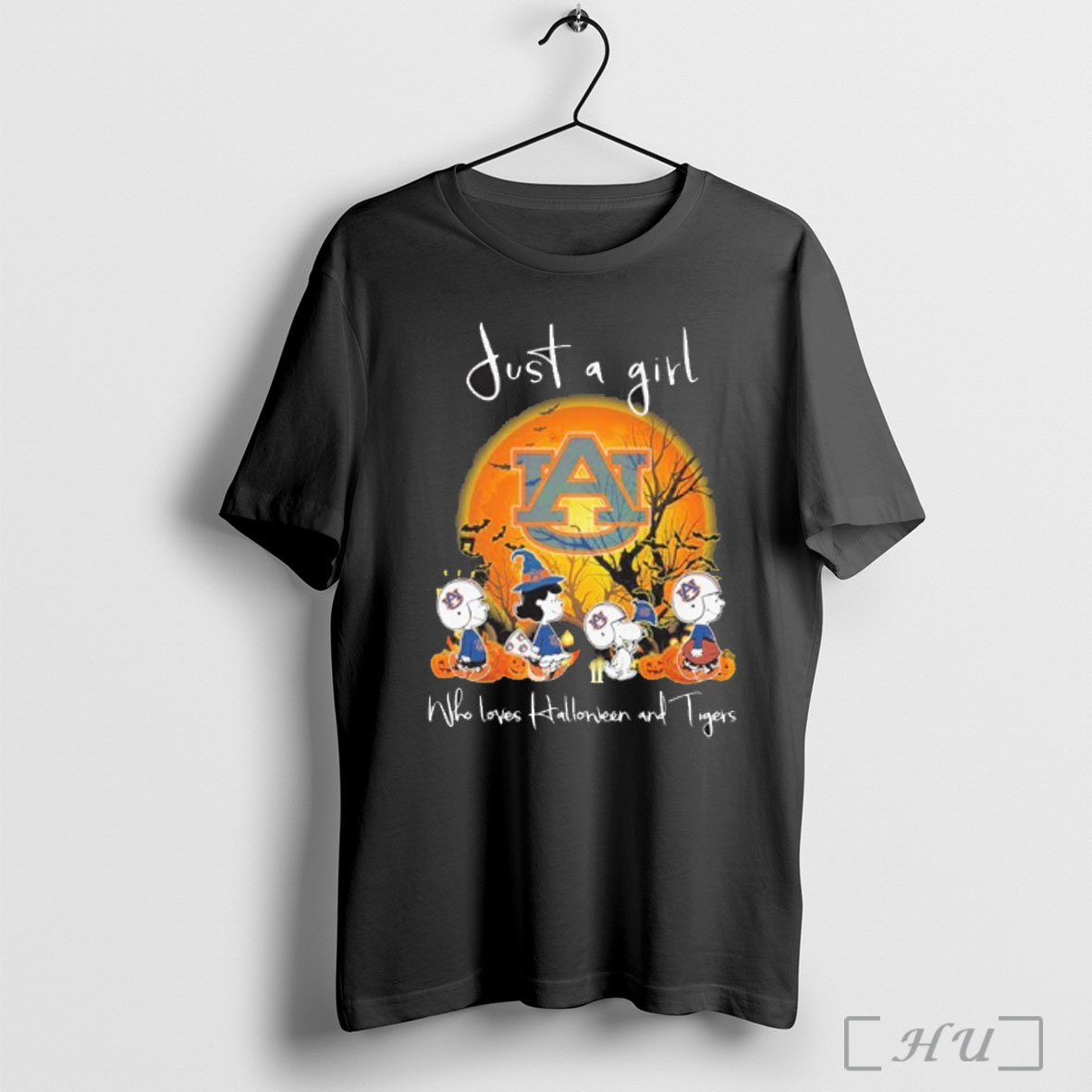 Officials The Peanuts Just A Girl Who Loves Halloween And Auburn Tigers T Shirt Sweatshirt