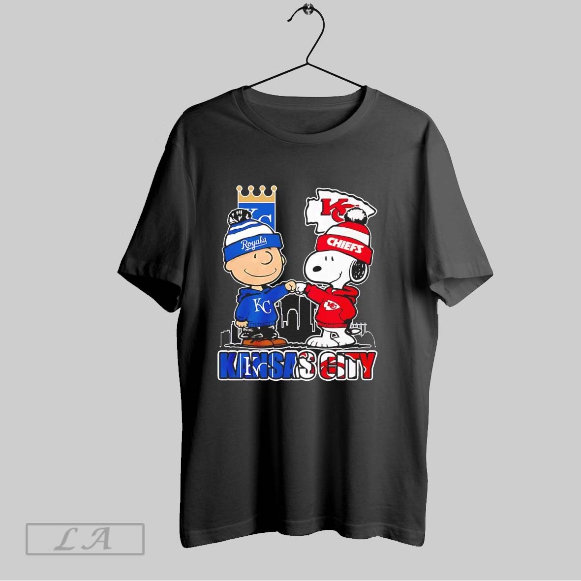 Original Charlie Brown Bump Hands Snoopy Kansas City Royals And Chiefs Skylines Shirt