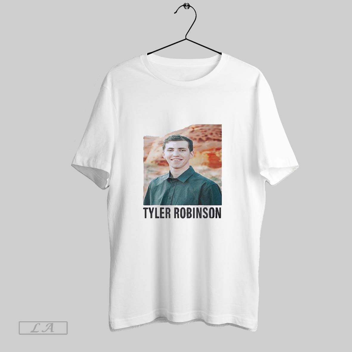 ROBINSON フォトTシャツ ROBINSON フォトTシャツ Original Tyler Robinson Photo T Shirt