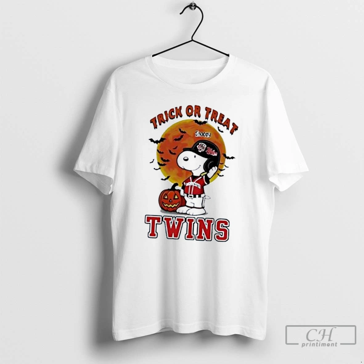 Classic Snoopy Minnesota Twins Mlb Trick Or Treat Halloween 2025 T Shirts Hoodie