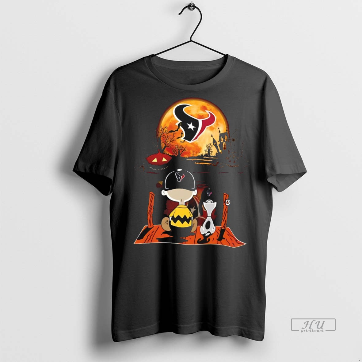 Limited Edition Charlie Brown And Snoopy Watching Houston Texans Halloween Tee Shirt Sweater Hoodie