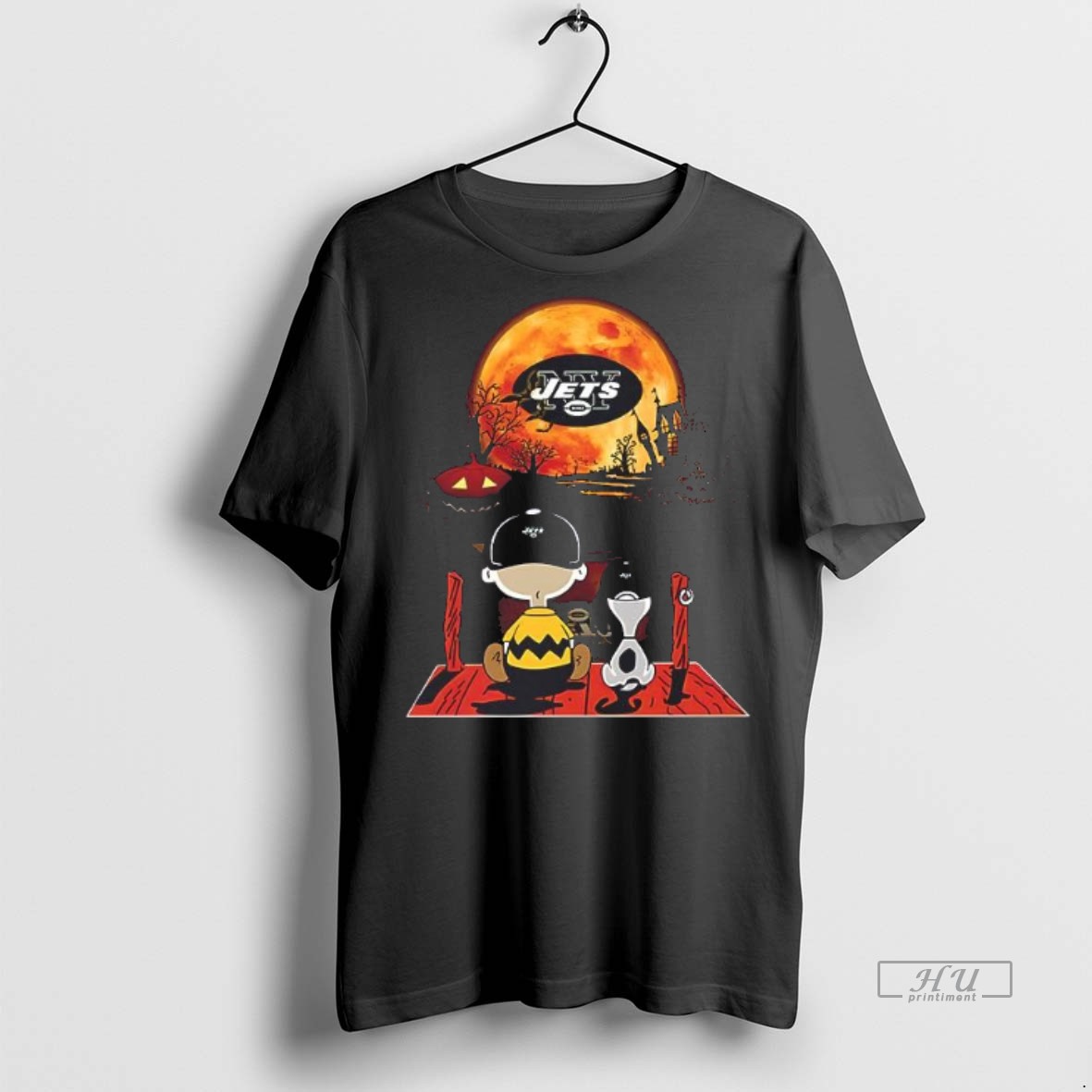 Limited Edition Charlie Brown And Snoopy Watching New York Jets Halloween Tee Shirt Sweater Hoodie