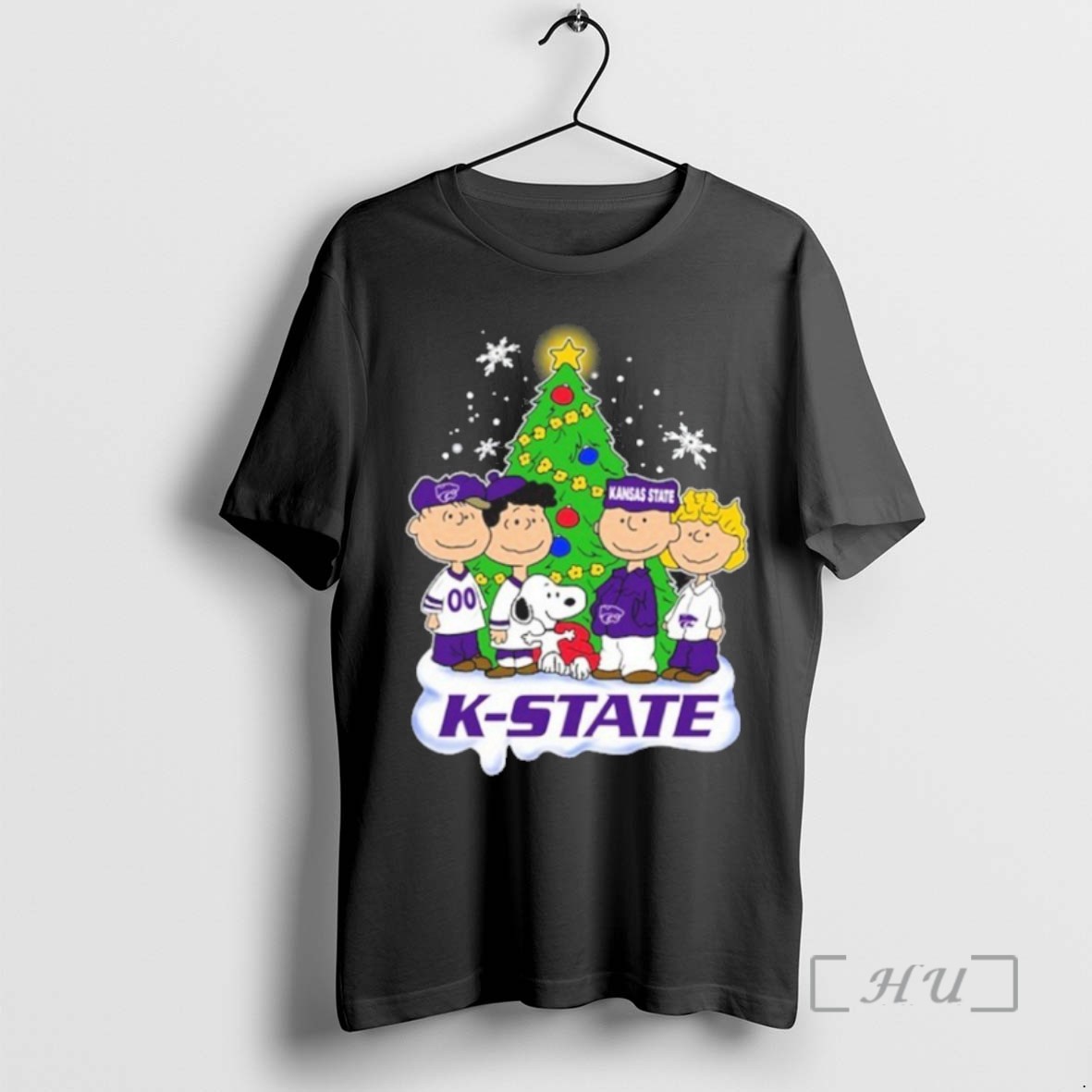 Limited Edition Kansas State Wildcats X The Peanuts Merry Christmas Tee Shirt Sweater Hoodie
