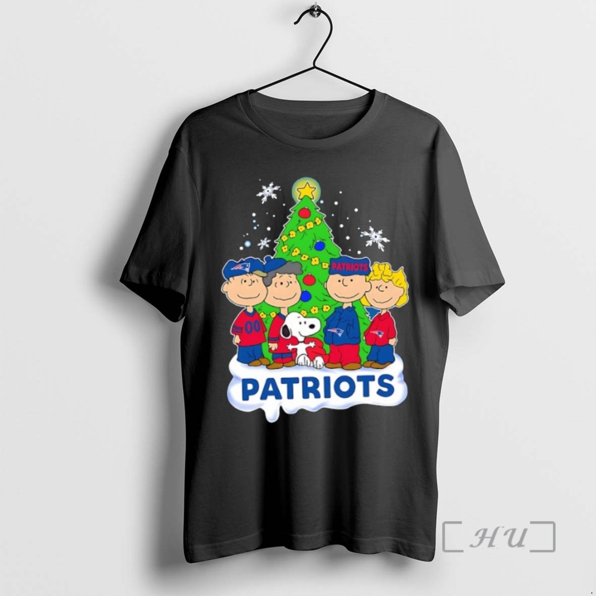 Limited Edition Peanuts Characters X New England Patriots Chrismas Tee Shirt Sweater Hoodie