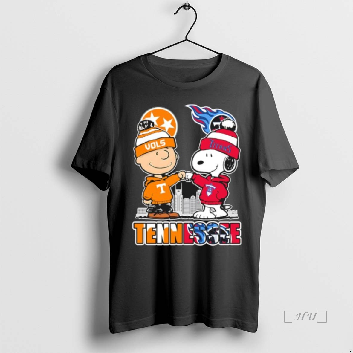 Officials Snoopy Fist Bump Charlie Brown Tennessee Vols Vs Tennessee Titans T Shirt Sweater Hoodie
