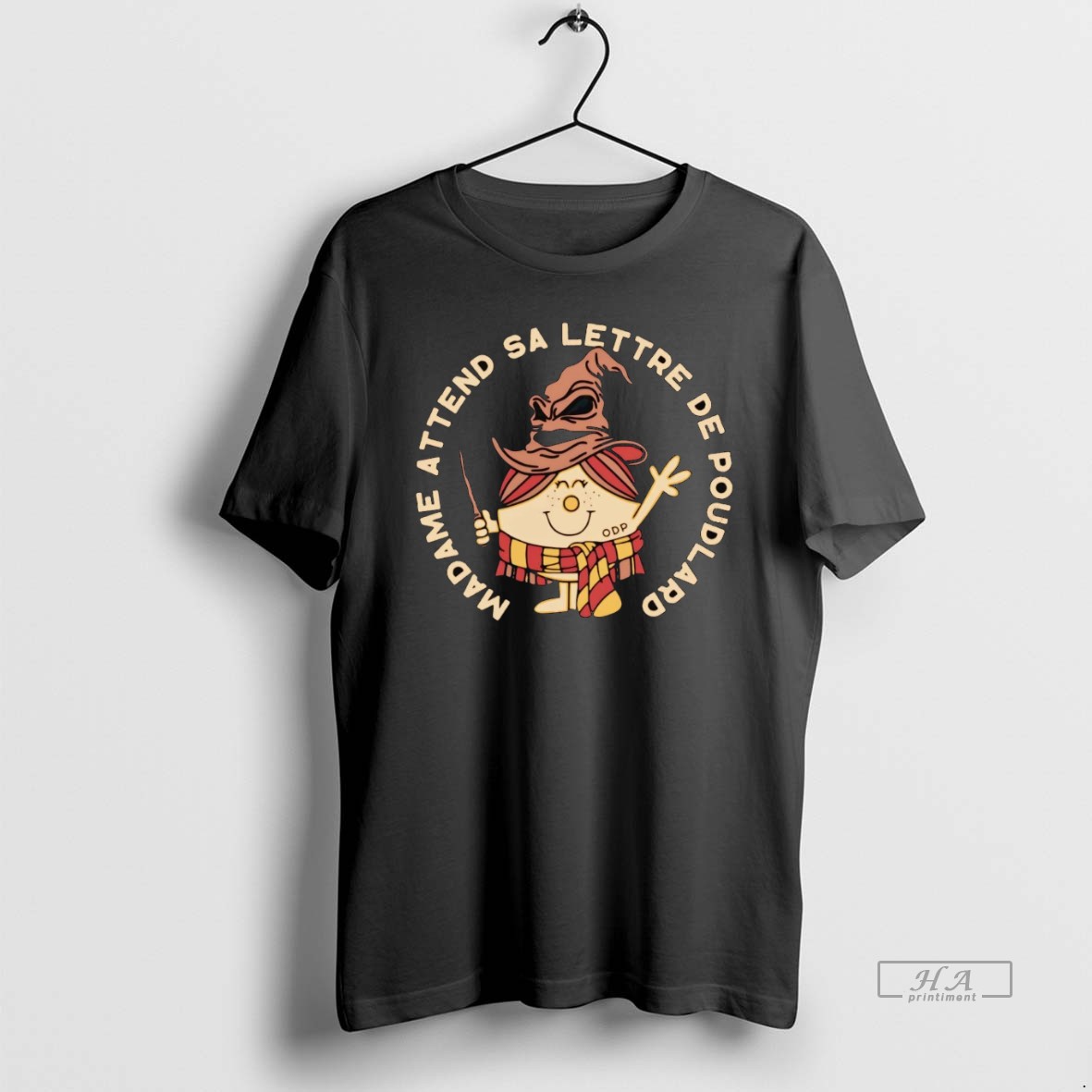 Trendy Madame Attend Sa Lettre De Poudlard Tee Shirt
