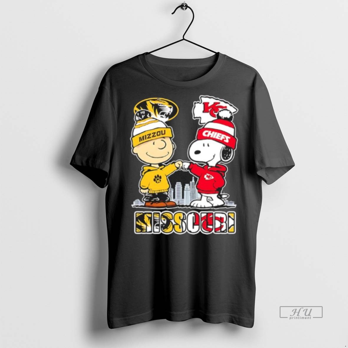 Viral Snoopy And Charlie Brown Missouri Tigers X Kansas City Chiefs Skyline Tee Shirt Sweater Hoodie