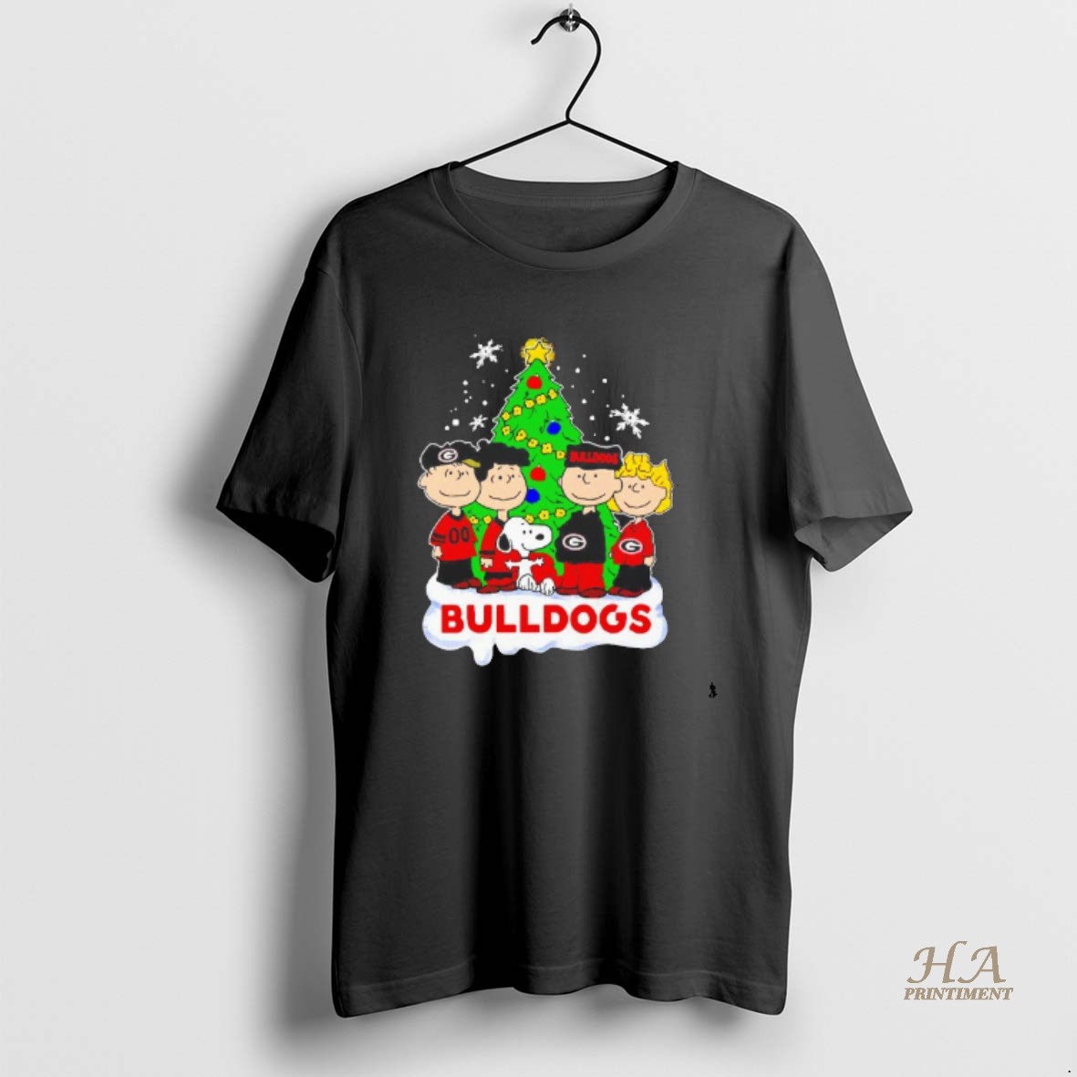 Official Georgia Bulldogs Peanuts Characters Christmas Tree Blackshirt T Shirt