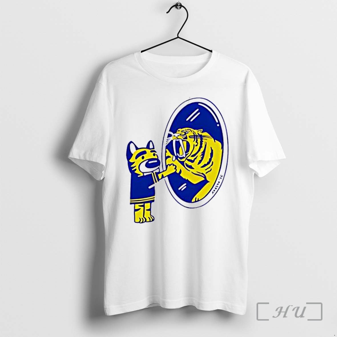 Officials Gnash Nashville Predators Mascot Looking In Mirror With Sabretooth Tiger Premium T Shirts Sweater Hoodie