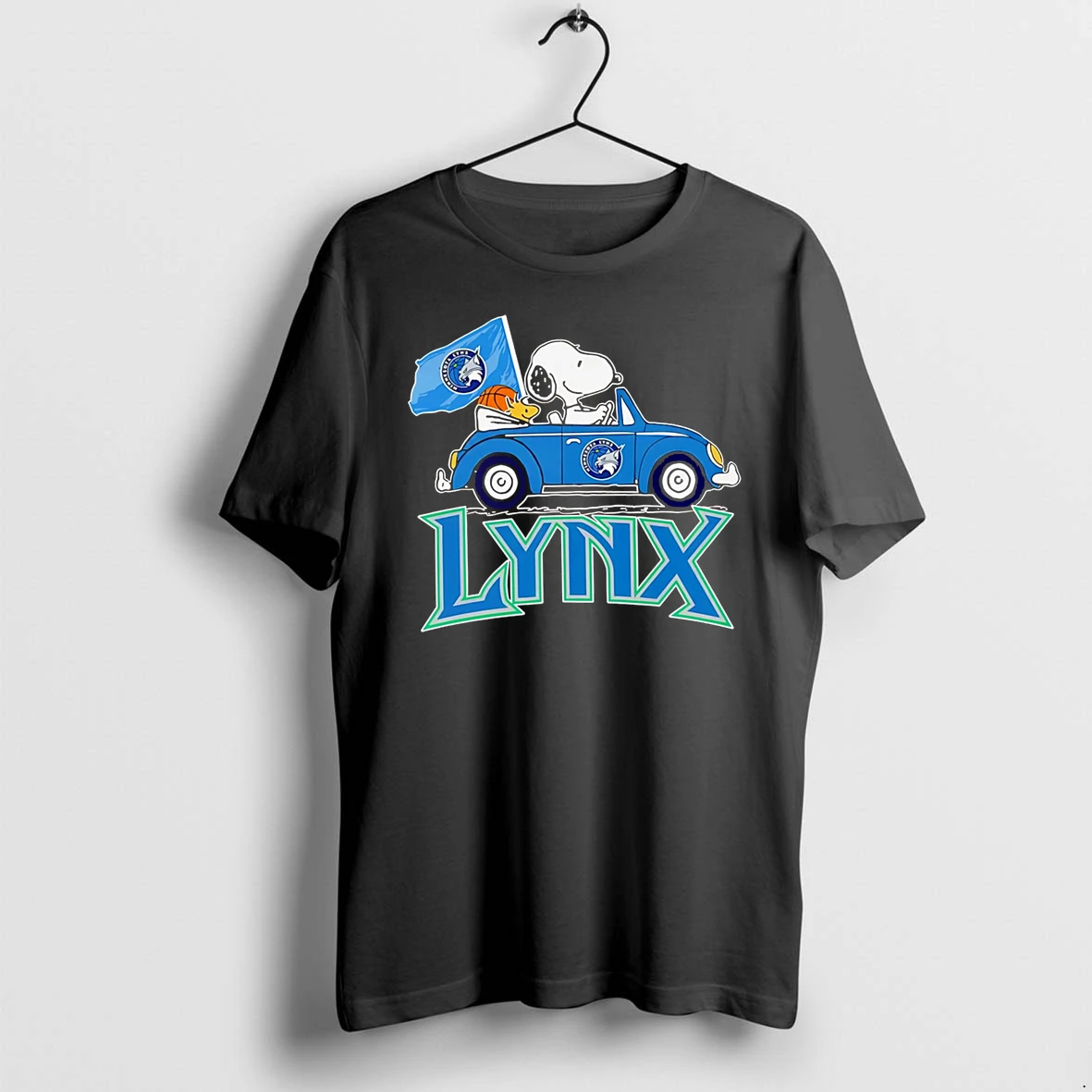 Officials Minnesota Lynx Lynx Snoopy In Beetle Car T Shirt Sweater Hoodie
