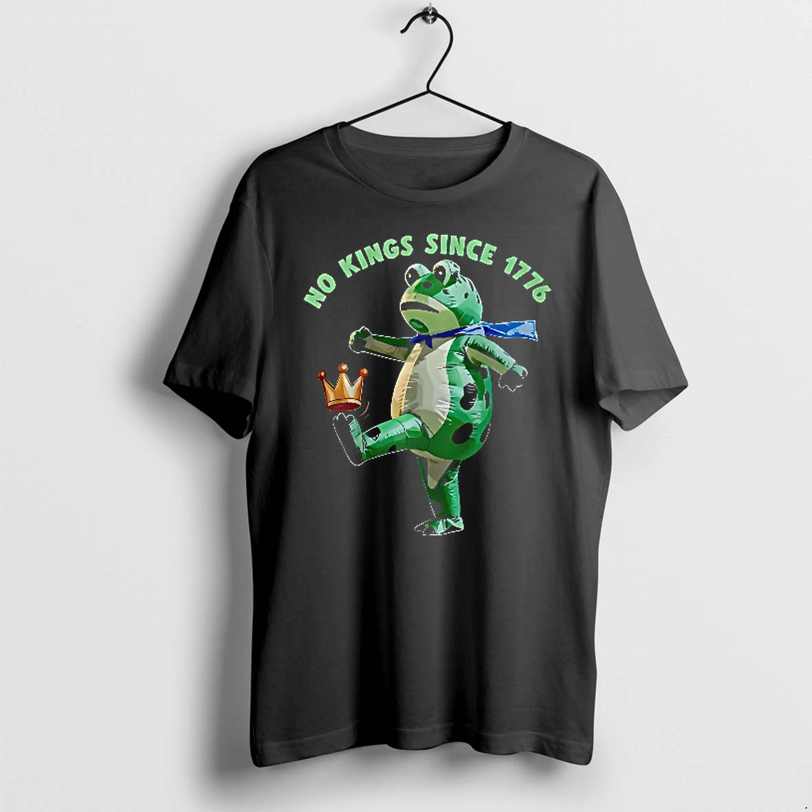 Officials No Kings Since 1776 Inflatable Frog Kicking Crown Cartoon Youth T Shirt Sweater Hoodie
